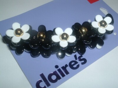 Claires Back and White Daisy Banana Hair Clip New w Tag