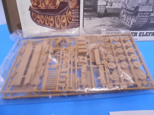 1977) Aurora ESCI JAGDPANZER ELEFANT Anti-Tank 1/72 Scale Model Kit 6214 UNBUILT - Picture 9 of 11