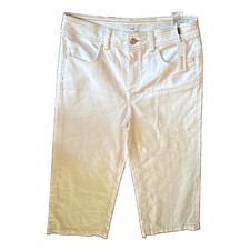 Chico's Women's White Denim Capri Pants Straight Leg Mid Rise Pockets