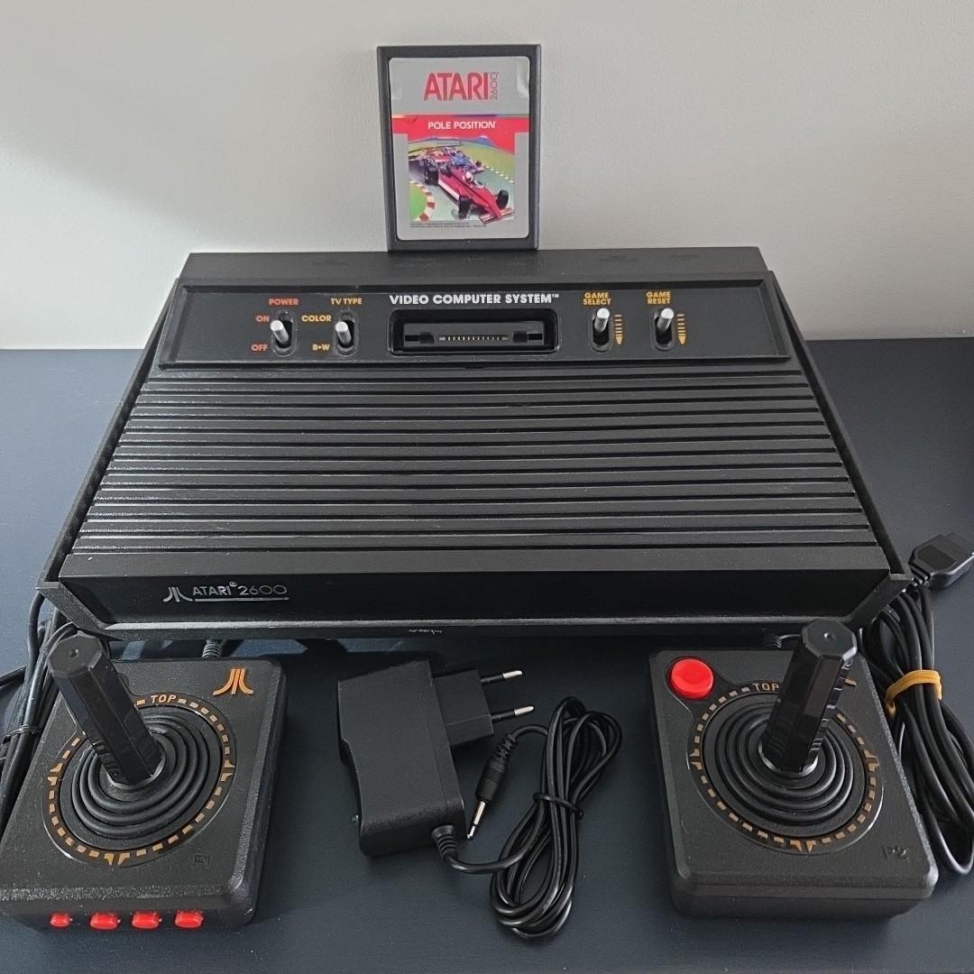 Console Atari 2600 Avec Manette Cables Jeu Pole Position Vintage Retrogaming