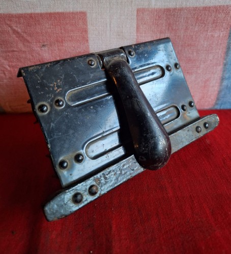 Militaria WW1 ALPINI Regio Esercito Originale STRIGLIA MULI 1GM no Elmetto - Foto 1 di 7
