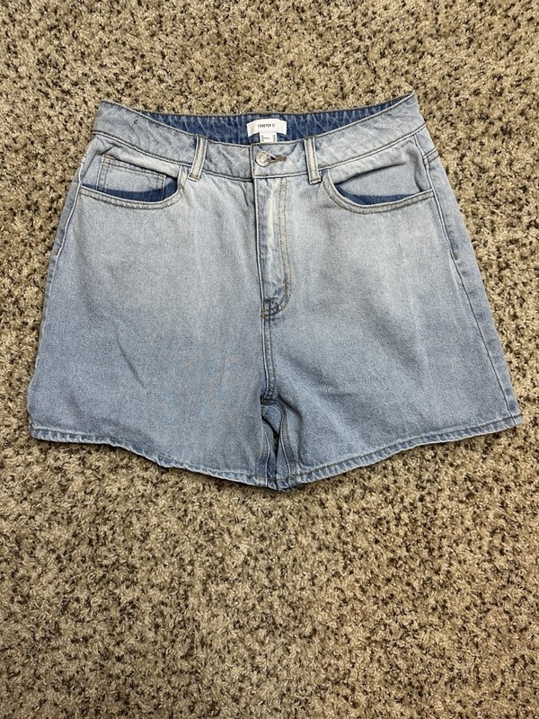 Forever 21 Women's Blue Denim Shorts Size US 28