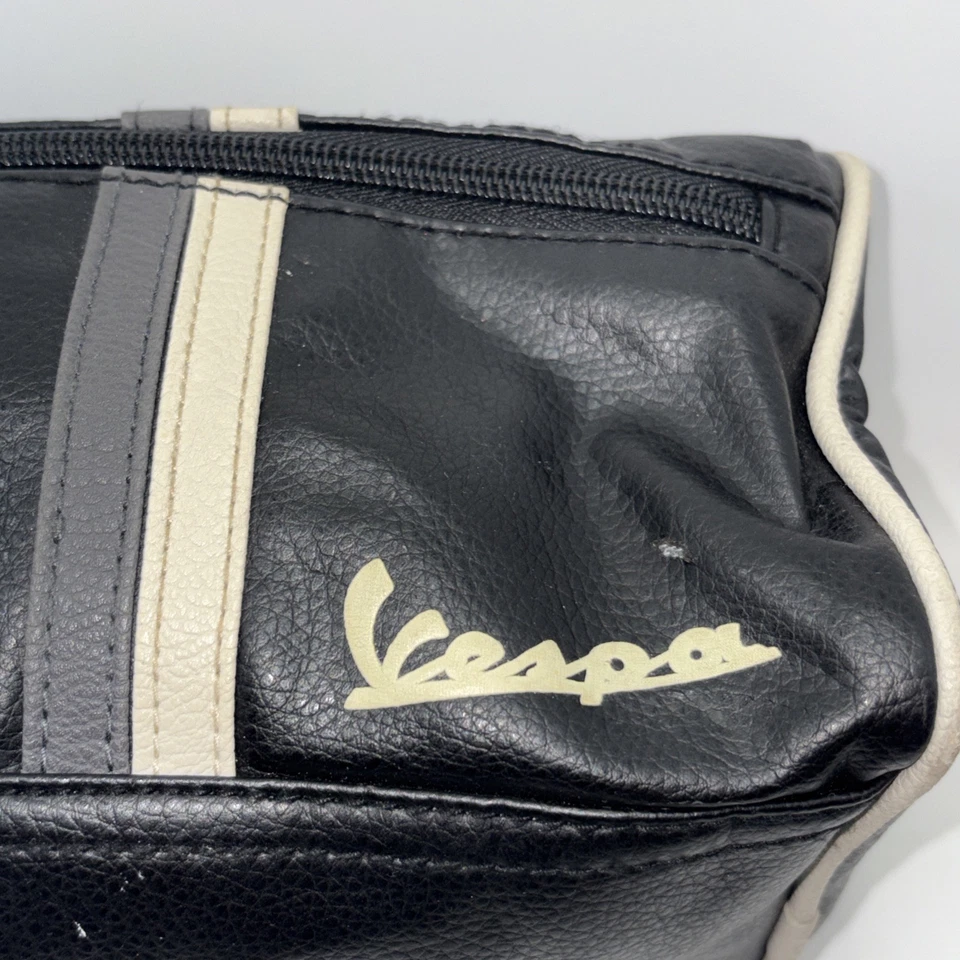 VESPA МАЛЕНЬКАЯ СУМКА ДЛЯ ПУТЕШЕСТВИЙ TOLIETRY ЧЕРНЫЙ 4 «X 4» X 11» С КАРМАНОМ НА МОЛНИИ - Изображение 2 из 4