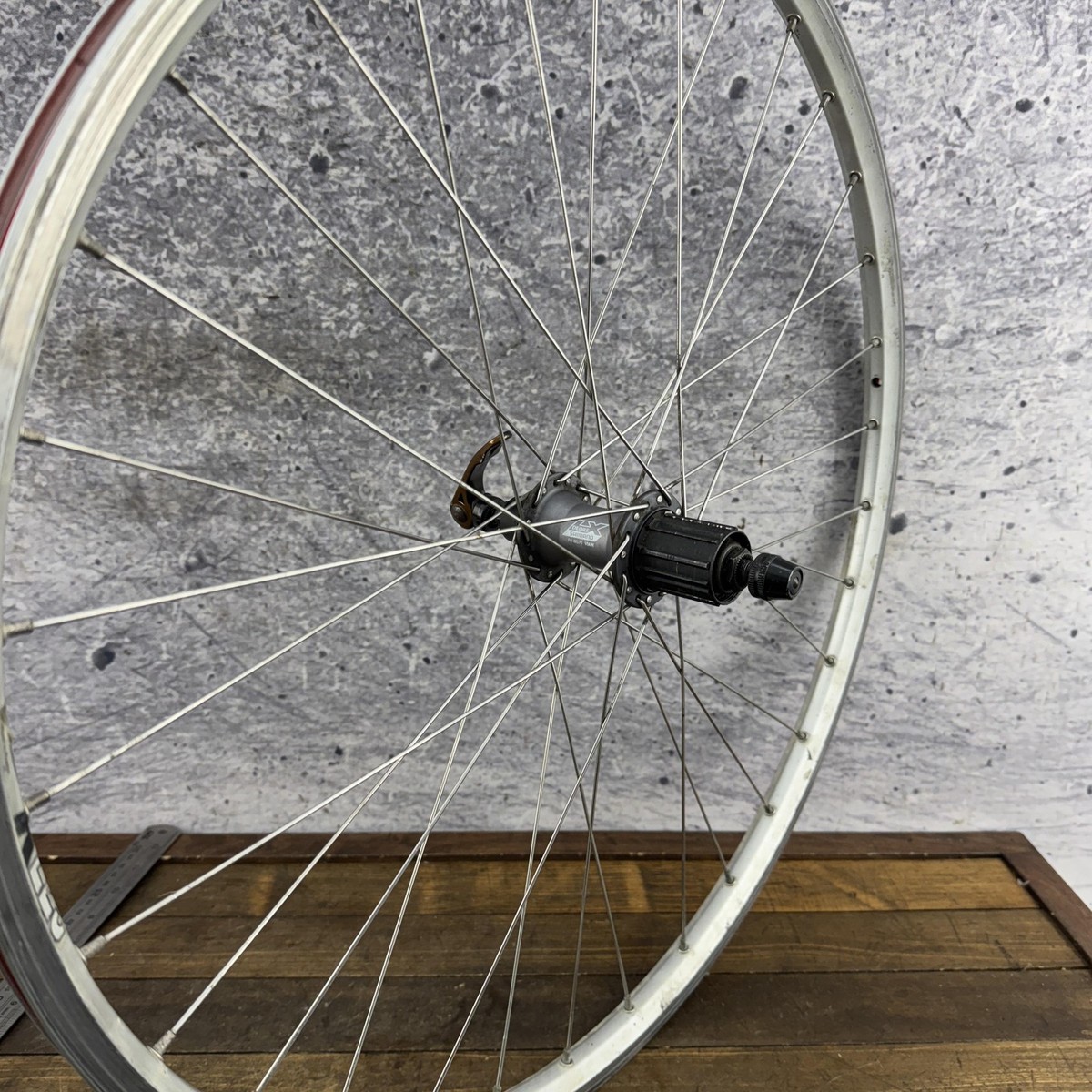 Vintage Shimano Deore LX FH-M570 Rear Wheel 26