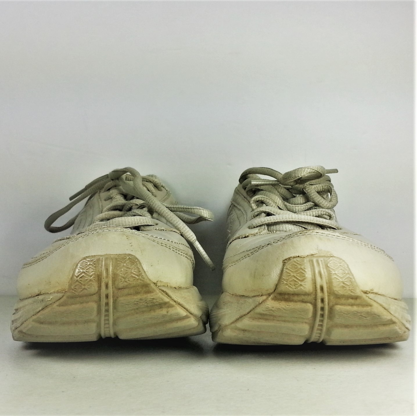 Brooks Addiction Walker Womens Beige Walking Shoes Size 8 2A Narrow eBay