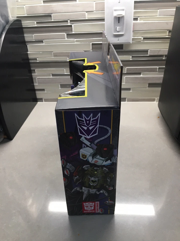 Transformers Cyberverse CYBERTRONIAN VILLAINS 1 Step Changer Quintesson Invasion - Image 4 of 4