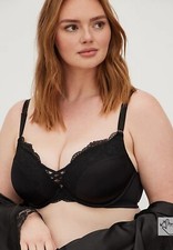 NWT Torrid Size 40D PLUNGE PUSH-UP SHINE AND LACE 360  BACK SMOOTHING  BRA