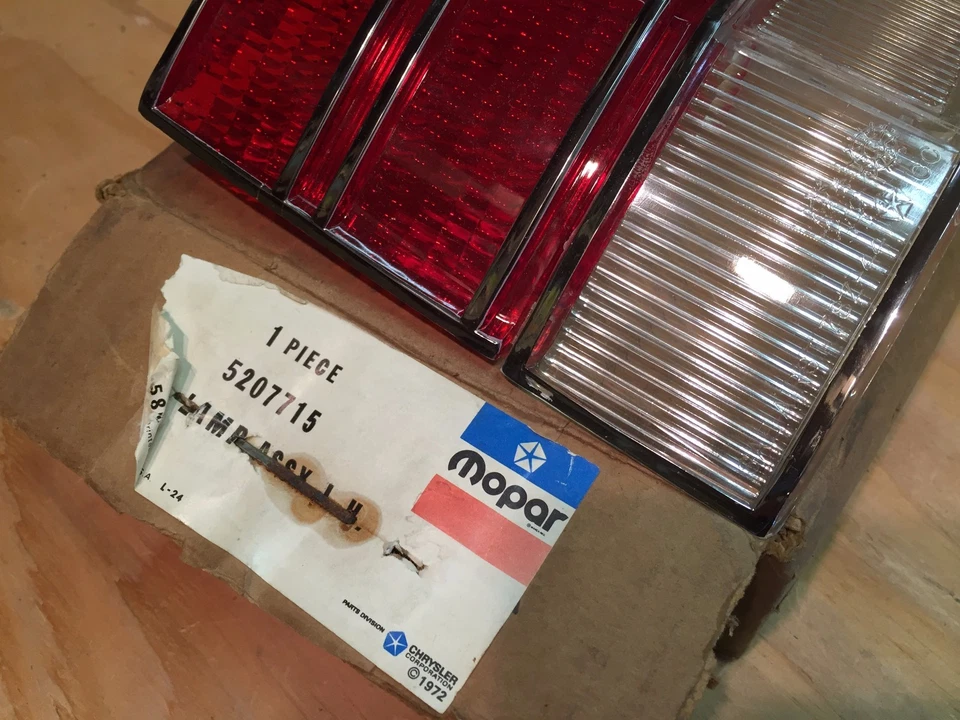 1981 1982 1983 PLYMOUTH OMNI HORIZON NOS MOPAR LENTE DE LUZ TRASERA IZQUIERDA 5207715 Foto 2 de 2