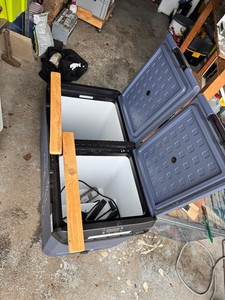 Tragbarer Autokühlschrank Gefrierfach Kompressor 95L Dual Zone Camping