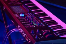 Yamaha MODX M7 76-Key Music Synthesizer FSB tastiera suono analogico virtuale...