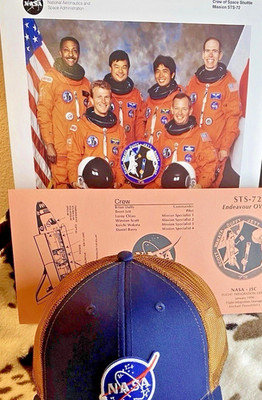 Vintage NASA STS-72 Endeavour Japanese Satellite Retrieve Lithograph JSCCL-148