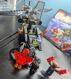 LEGO DC Super Heroes Batman: Man-Bat Attack (76011) 100% w/ Minifigures & Manual