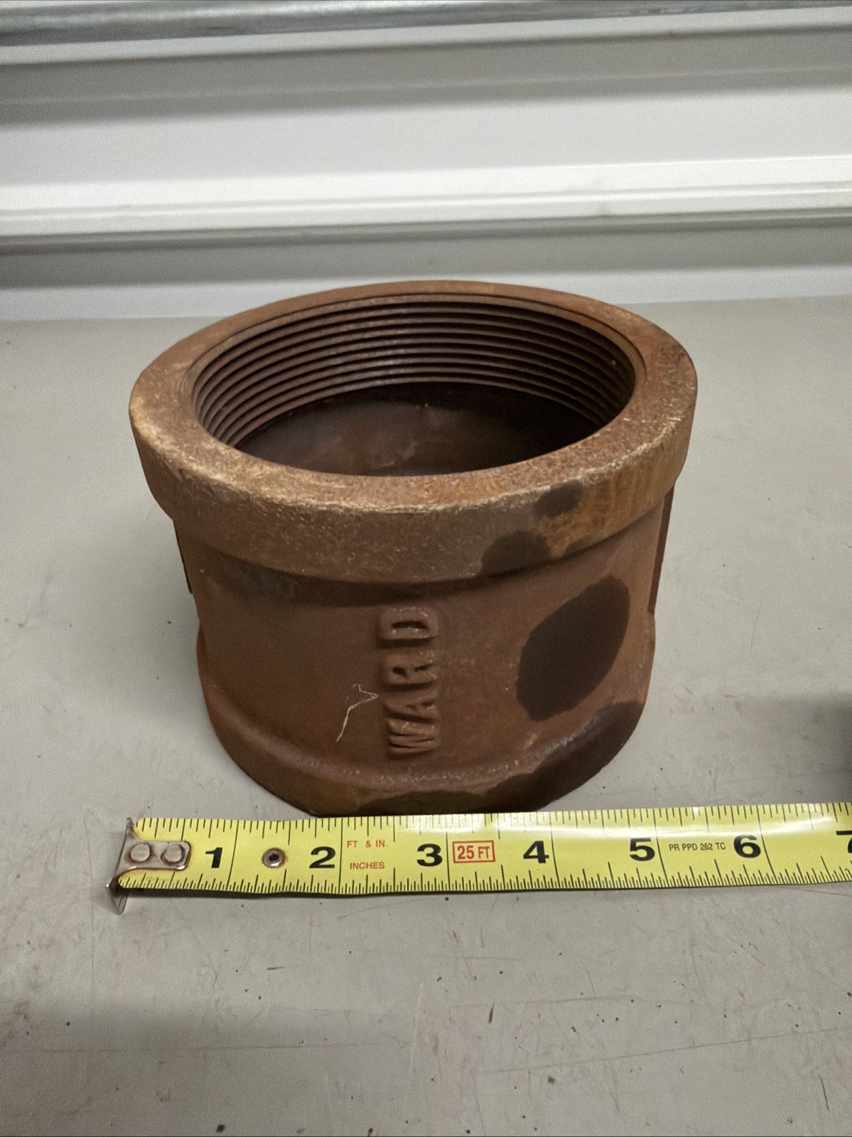 4" Pipe Fitting Coupling, 150# Black Malleable Iron, Female NPT Threads