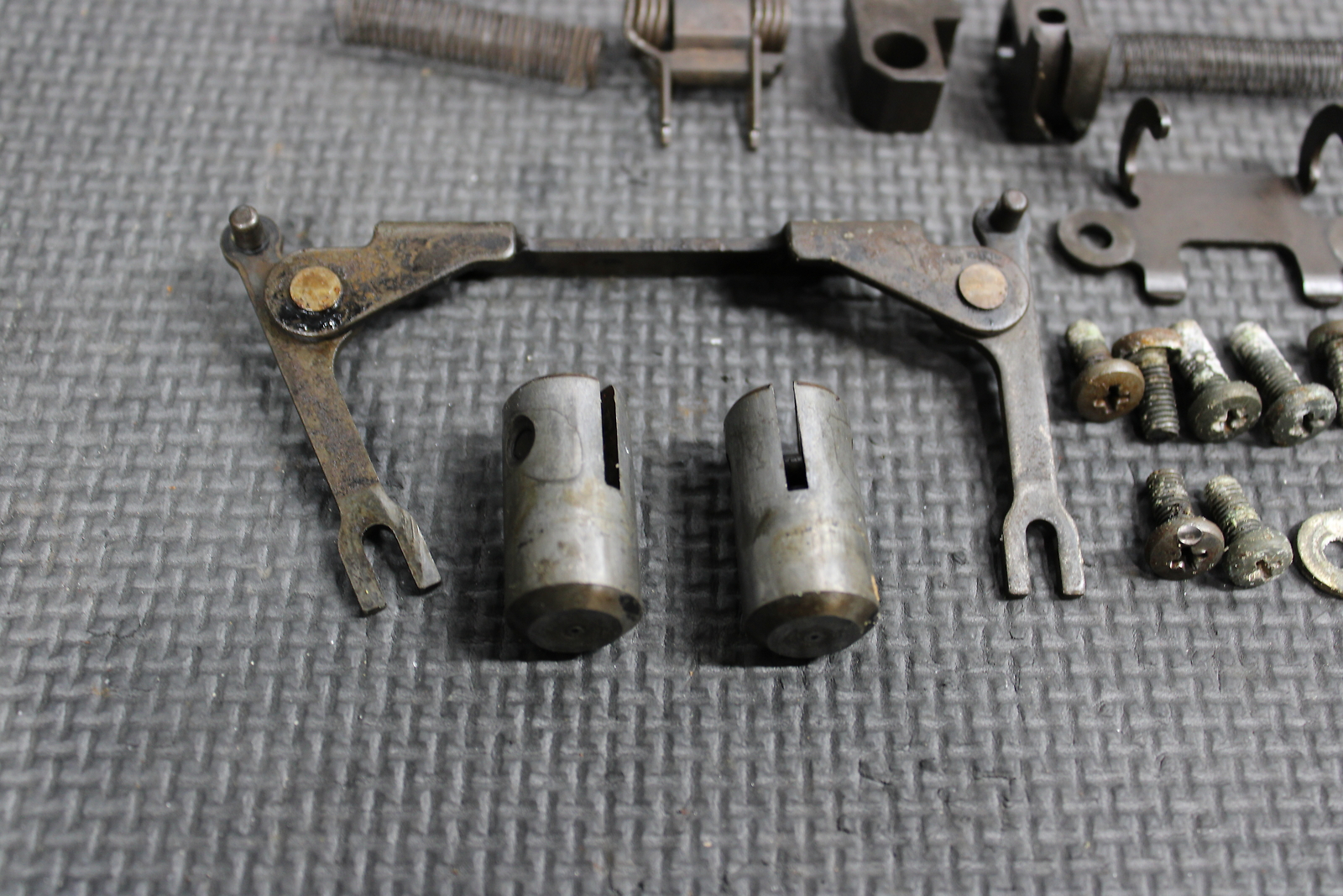 1999 YAMAHA YZ250 OEM ENGINE POWER VALVE GOVERNOR ASSEMBLY 5CU1131D00