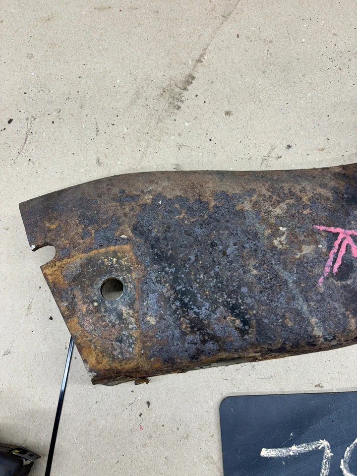 Dodge D100 D150 W100 1981 83 84 86 1987 1/2 tonelada marco delantero bocina sección corte Foto 2 de 4