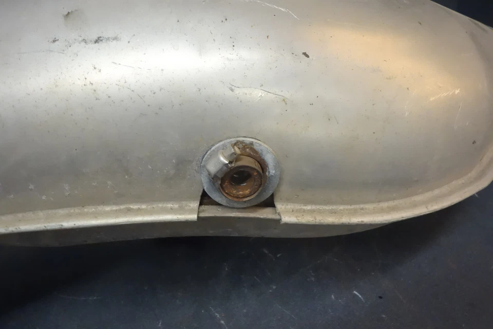 Polaris 原始设备制造商排气膨胀室管道 1262121 龙 RMK IQ 800 开关 — 第 2/4 张图片