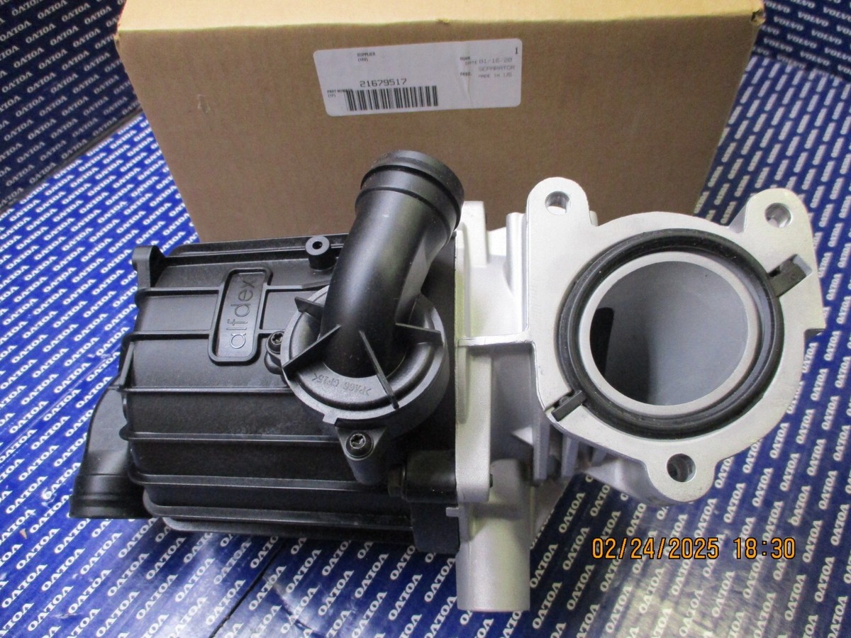 NEW 100% Genuine OEM Volvo D11 oil separator 22999818 + GASKET | eBay