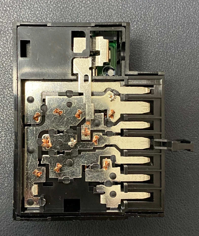 Interruptor de ventana eléctrica de puerta Standard Motor Products DS1431 NUEVO a la izquierda hecho en EE. UU. Foto 3 de 4