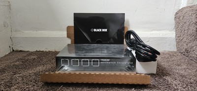 Black Box ServSwitch Secure KVM Switch mit USB DVI 4 Port SW4008A