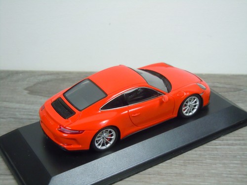 Porsche 911 991 GT3 Touring - Spark 1:43 in Box *68825 - Picture 5 of 8