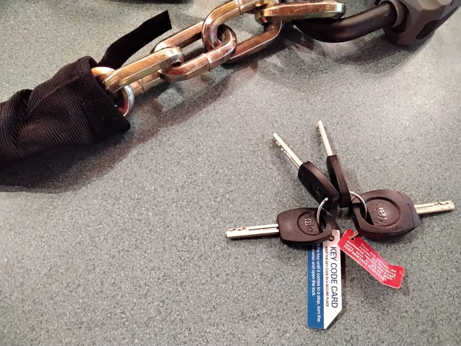 Yale Maximum Security Chain Lock, New, Not Original Packaging, Long At