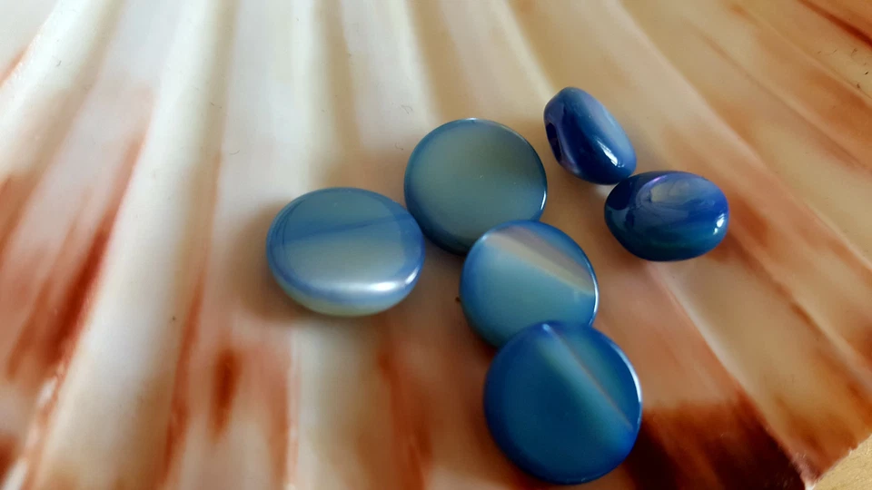 Buttons Real Trocas Mother of Pearl Natural Eyelet Various Colours & Sizes - Image 3 of 4