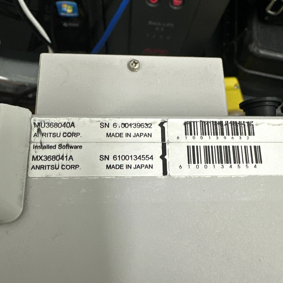 Generador de señal de modulación digital Anritsu MG3681A, 250 kHz a 3 GHz Foto 2 de 3