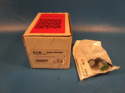 Eaton E22PY28, Cutler-Hammer Green, Flush Pushbutton w/o Mounting Adapter