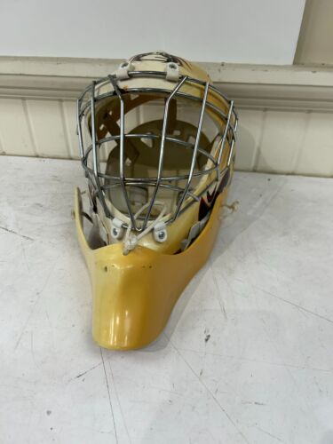 Ball hockey goalie mask, used - Picture 1 of 3