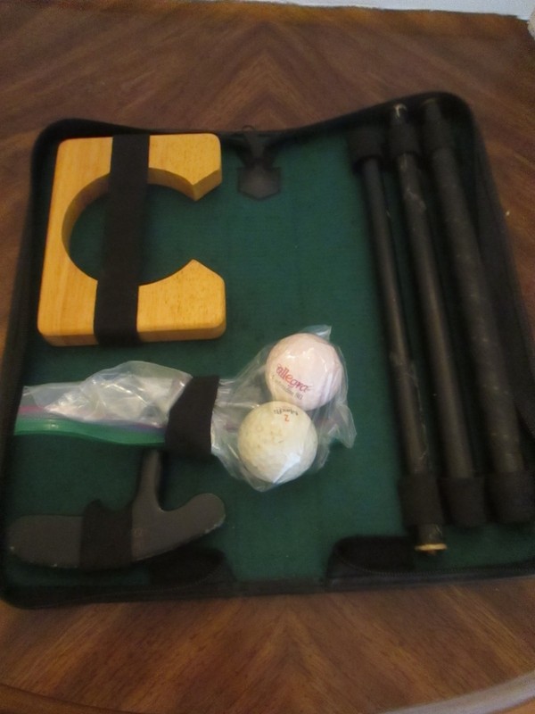 Golf Putter Set Travel Kit in Carry Case Wooden Cup 2 Balls Indoor Exective