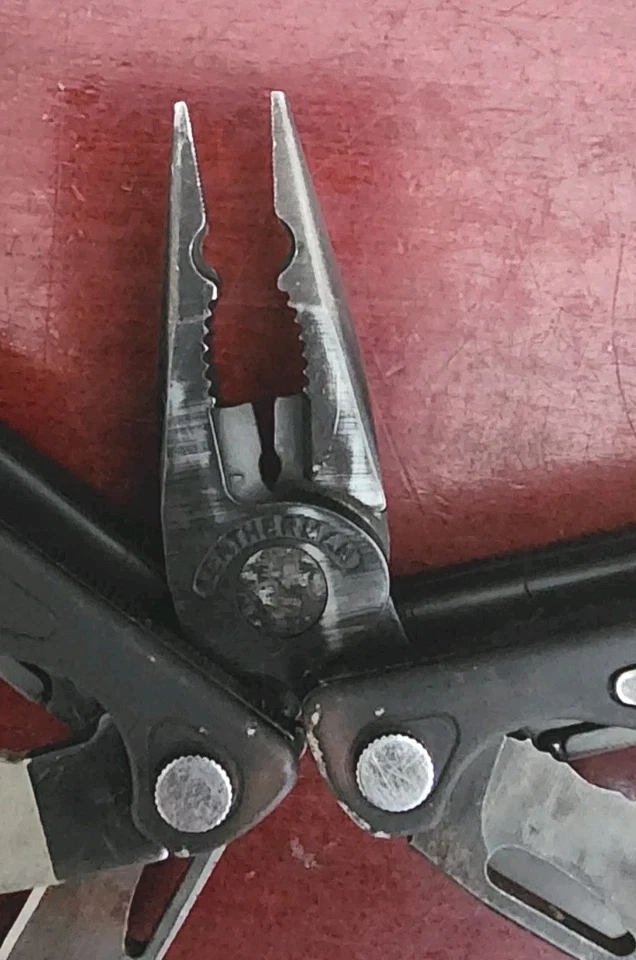 COLLECTIBLE LEATHERMAN CHARGE BLACK MULTI-TOOL. - Image 3 of 4