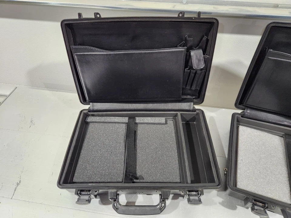 Funda protectora para portátil Pelican 1490 - Lote de 2 - Negra excedente militar de EE. UU. Foto 2 de 4