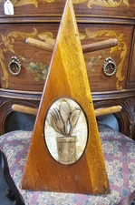 Vintage Wooden Mug Tree Stand Coffee Cup Holder Lucite 6 mugs collectable