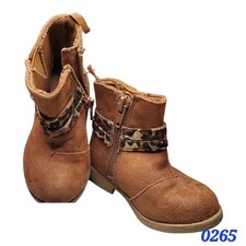 Zoe Zac Girls Brown Suede Boots - size 6 - 00265