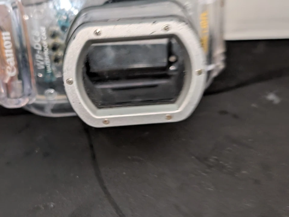 Водонепроницаемый чехол Canon WP-DC6 для цифрового фотоаппарата Canon A710 IS - Изображение 3 из 4