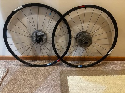 DT Swiss R470 700c Aluminum Wheel set + discs & 34T Shimano 11 spd cassette
