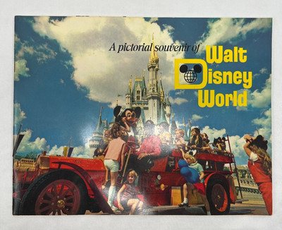Vintage 1975 Walt Disney World Pictorial Souvenir Softcover Book Original Logo