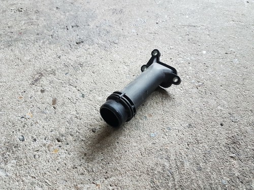 BMW 1er F20 F21 116d 118d 120d N47 Anschlussstutzen Zylinderkopf 7810707