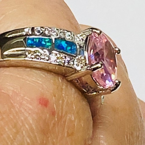 Women Ring Pink Oval Faceted Set Opal Color Inlay Rhinestone Accent Sz 9 Approx - Picture 10 of 20