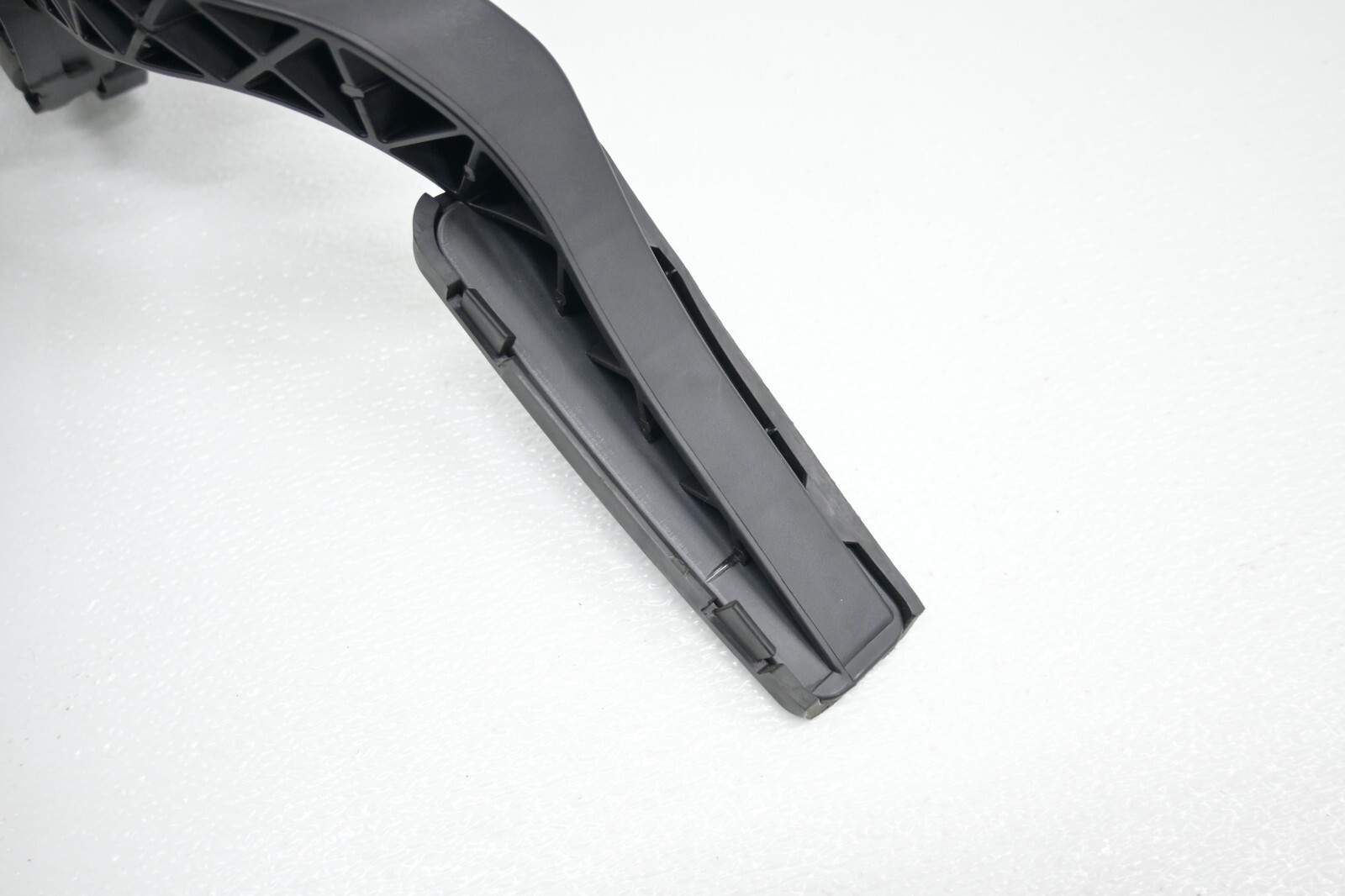 Maserati Ghibli 2014-2021 Accelerator pedal P/N 1130057