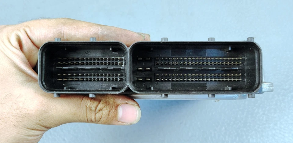 AUDI A4 A5 QUATTRO 2010 2,0 módulo de control del motor ecu ecm 8K2907115aa 0261S05139 Foto 4 de 4