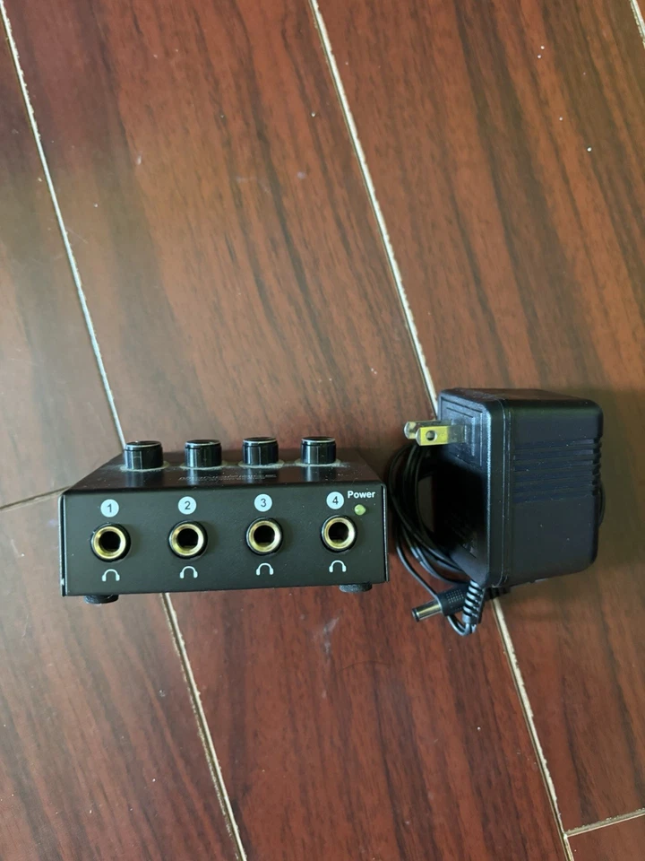 Amplificador de auriculares Monoprice 4 canales 615220 Foto 2 de 3