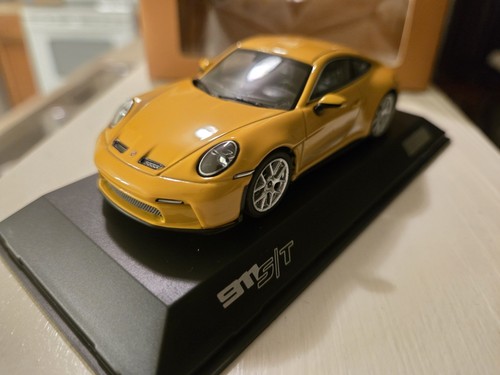 1:43 SPARK 2024 PORSCHE 911 992 S/T bahama yellow / black int. LIMITED DEALER ED
