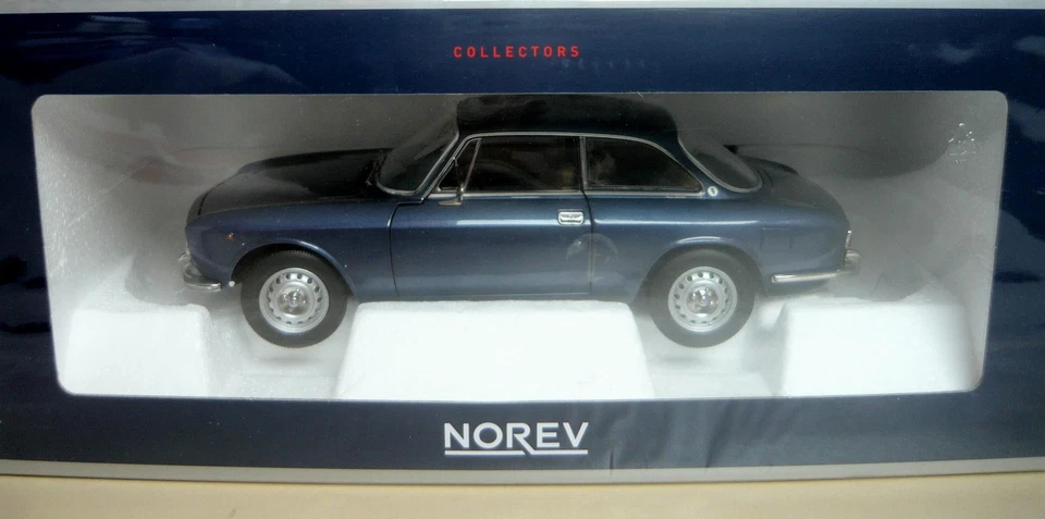 NOREV 1/18:  Alfa Romeo 2000 GTV (1973) blaumetallic, Metallmodell in OVP - TOP! - Bild 2 von 4