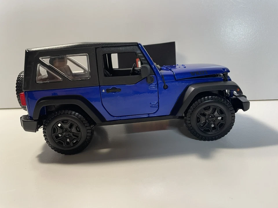 Maisto 1:18 Scale Diecast Model Car  2014 Jeep Wrangler Willys. - Image 2 of 4