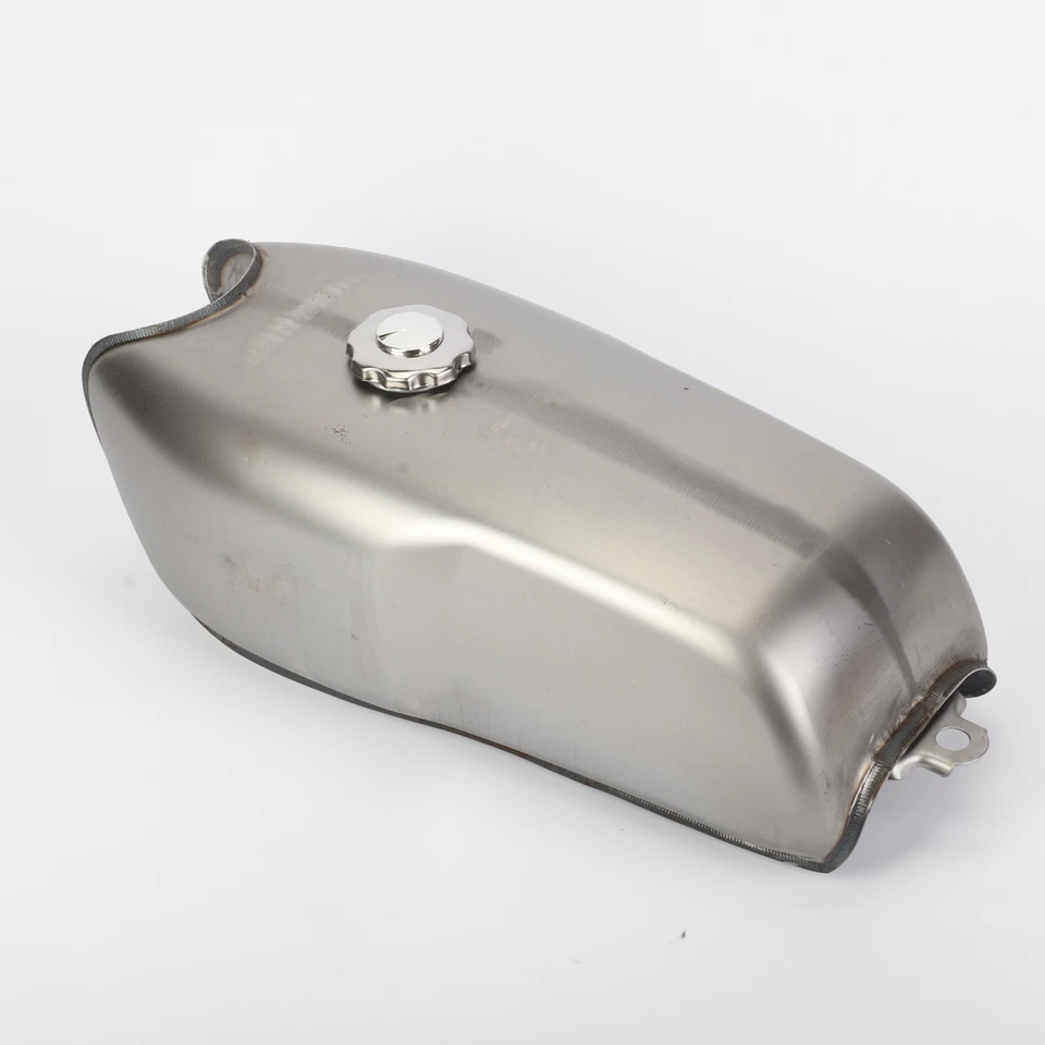 Universal Cafe Racer Fuel Gas Tank 9L/2.4G Petrol Tank for Motorcycle RD50 CG125 - Image 3 of 4