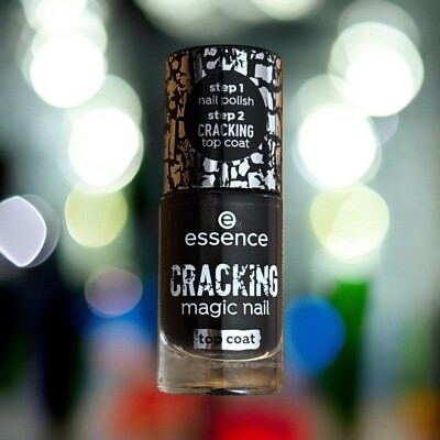 2X essence CRACKING magic nail top Coat 8ml.