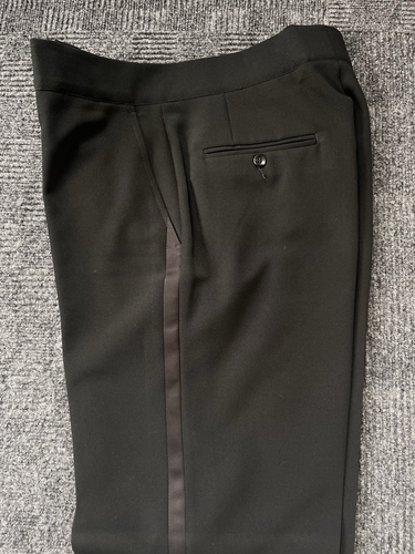 1980s Vintage Black Tuxedo Suit 38L Jacket 32L Pants W/ Bow Tie & Ruffle - Picture 13 of 21