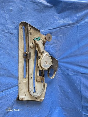 85-94 PONTIAC SUNBIRD RIGHT QUARTER WINDOW REGULATOR POWER 150874