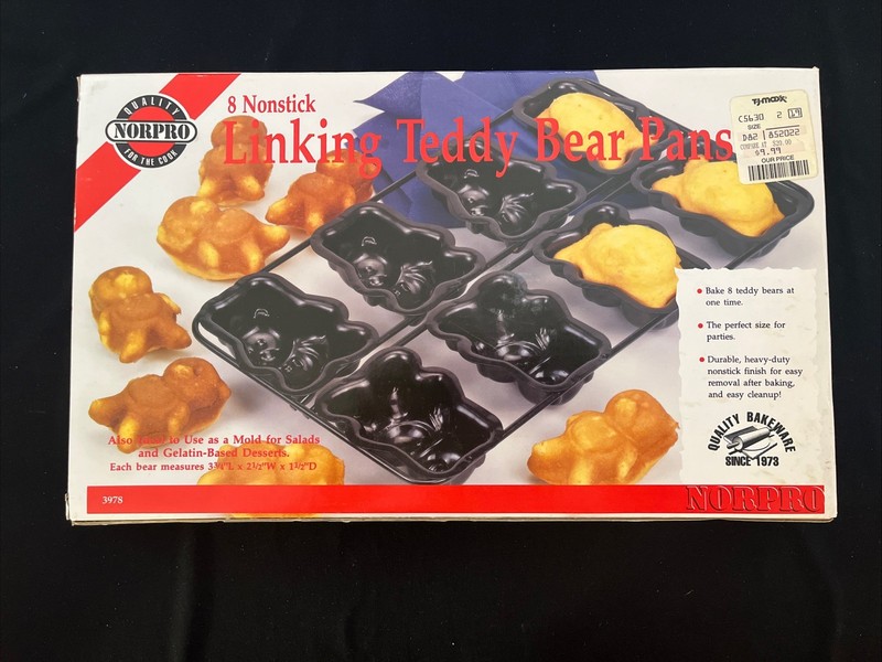 Norpro Teddy Bear Baking Food Cake Non-Stick 8 Mini Linking Pans